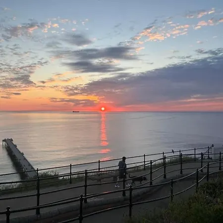 Sea Forever Oceanfront Perfectly Lejlighed Saltburn-by-the-Sea