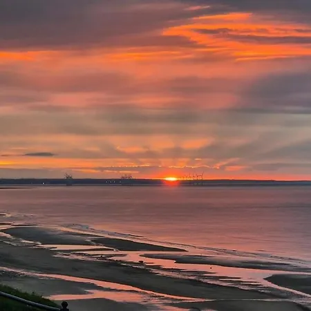 Sea Forever Oceanfront Perfectly شقة